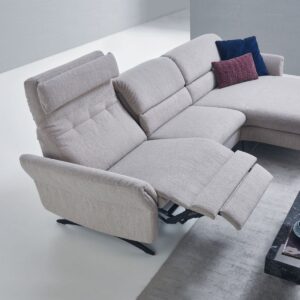 Detail sedacej časti sedačky v tvare L s veľkým longchair