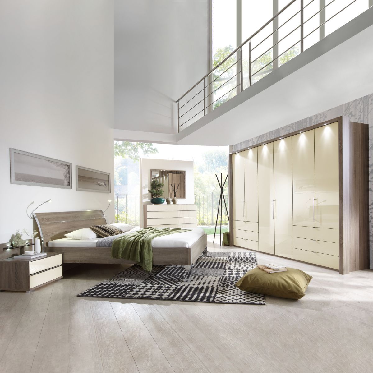 Spálňa LOFT s funkčnou skriňou vo farbe magnólia a posteľou v dekore dub truflový