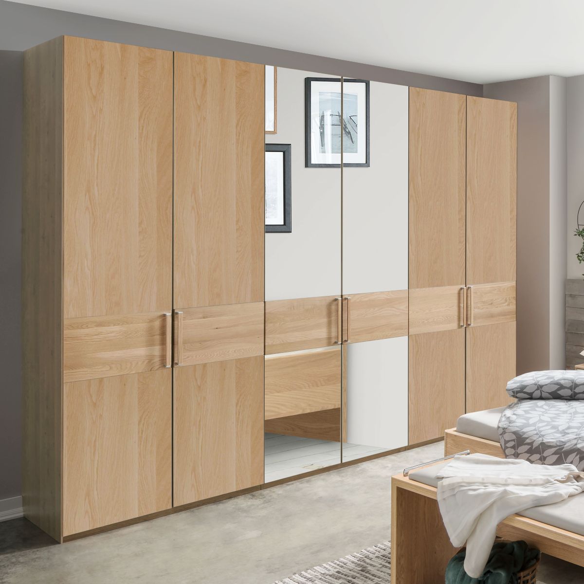 6-dverová šatníková skriňa KIRUNA 300 cm s dubovými dverami a krištáľovým zrkadlom
